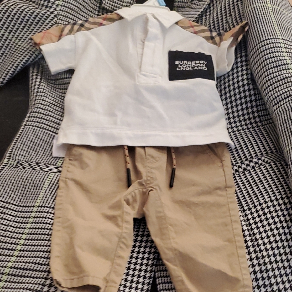 Burberry (Set) Flash $109 - Picture 9 of 9